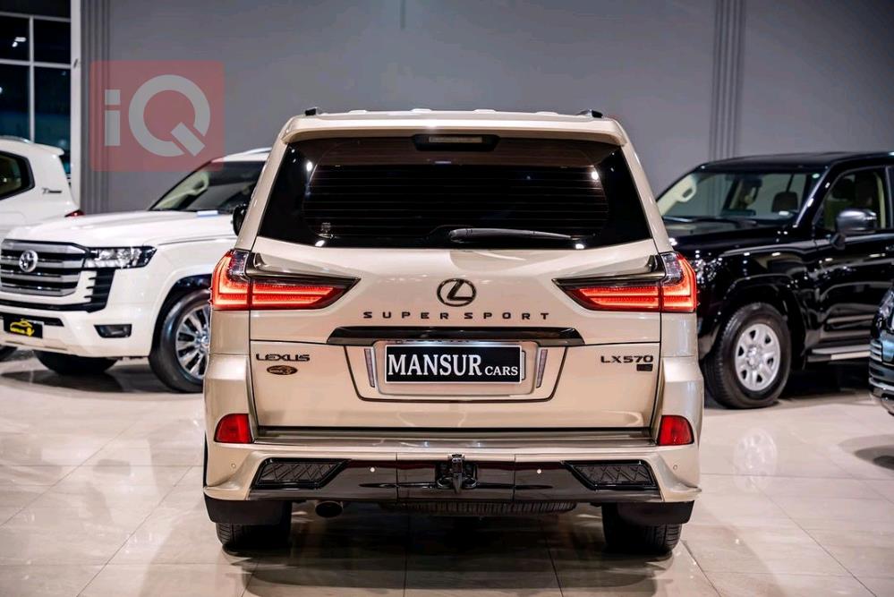 Lexus LX